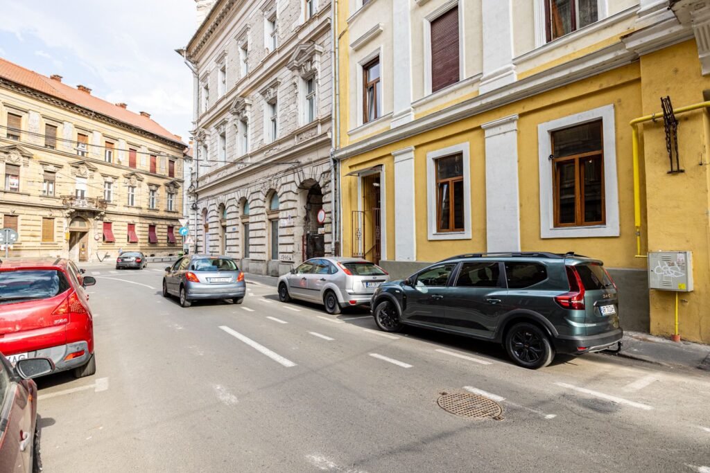 De vânzare Spațiu comercial strada Episcopiei nr 1, Pregătit pt afacerea ta! în zona Ultracentral 3 camere Arad 1