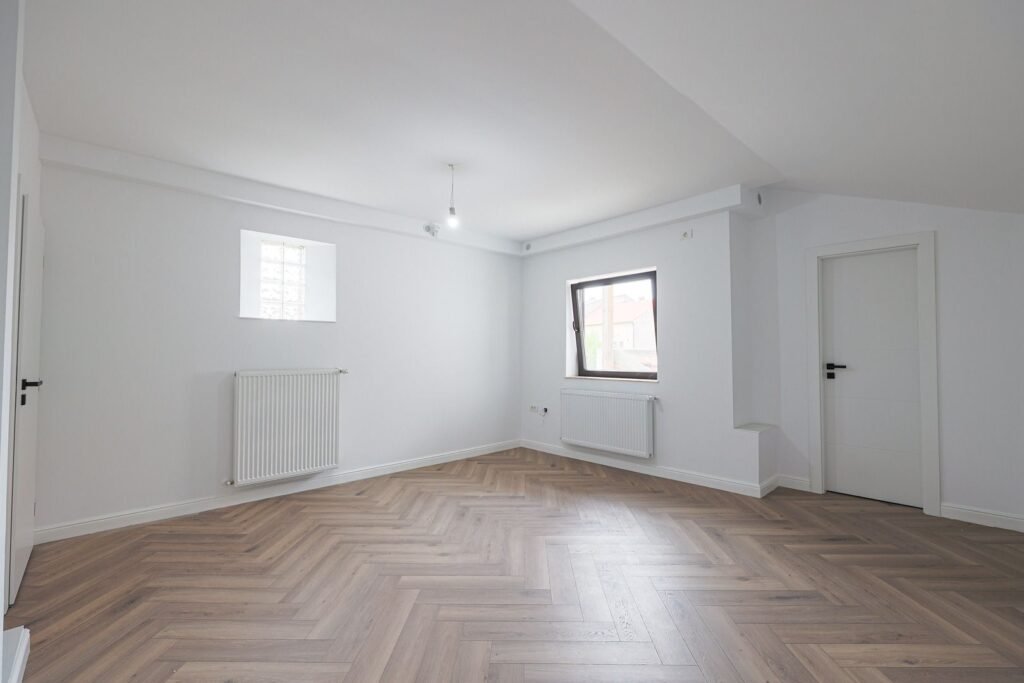 De vânzare VANDUT! 3 camere amenajat, Finisat premium. în zona Ultracentral 3 camere 2 dormitoare Arad 1