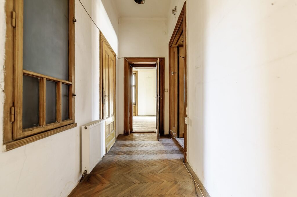 De vânzare VÂNDUT! Apartament cu 4 Camere în Palatul Bohuș, Arad în zona Ultracentral 4 camere 3 dormitoare Arad 1