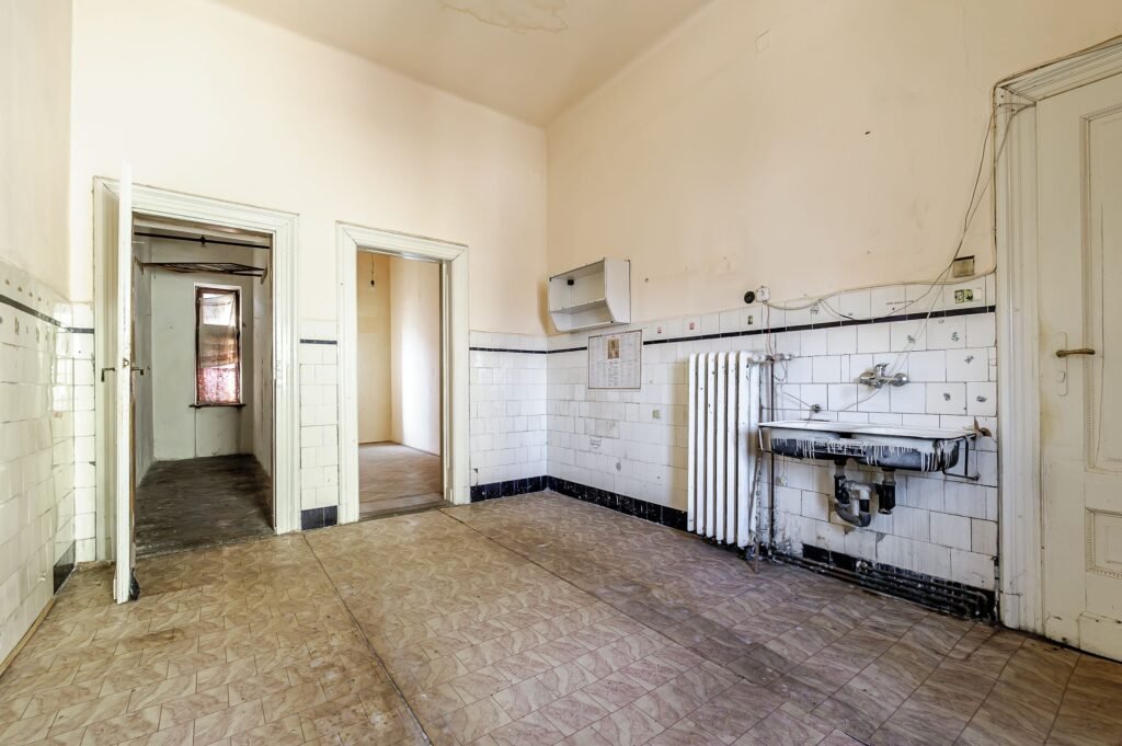 De vânzare VÂNDUT! Apartament cu 4 Camere în Palatul Bohuș, Arad în zona Ultracentral 4 camere 3 dormitoare Arad 8