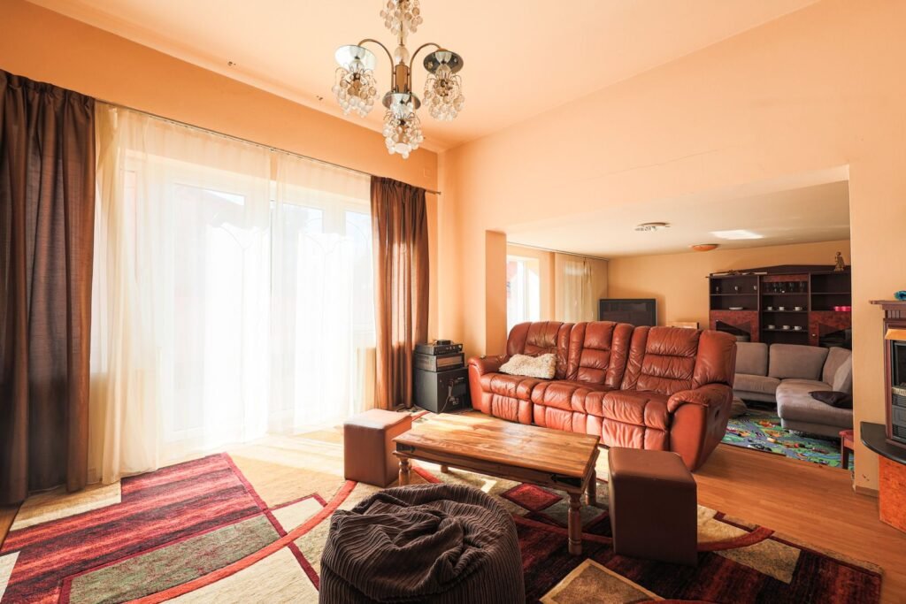 De vânzare Vilă cu 6 camere în zona rezidențială – Poltura în zona Poltur 6 camere 5 dormitoare Arad 1