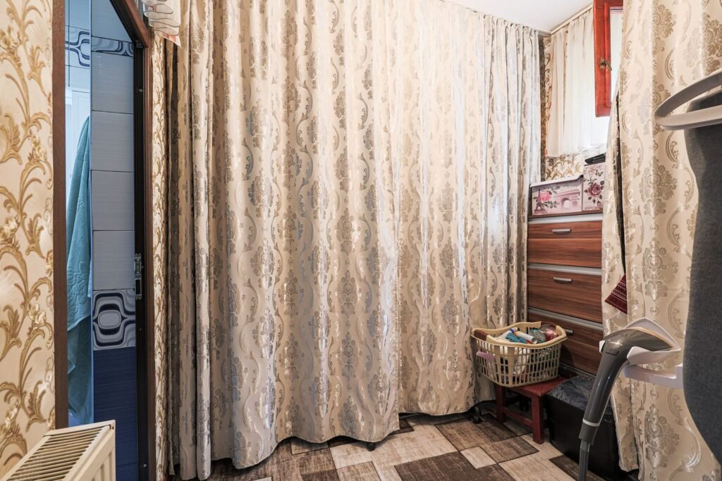 De vânzare Apartament central, strada Episcopiei cu loc de parcare Comision 0 în zona Central 3 camere 1 dormitor Arad 12