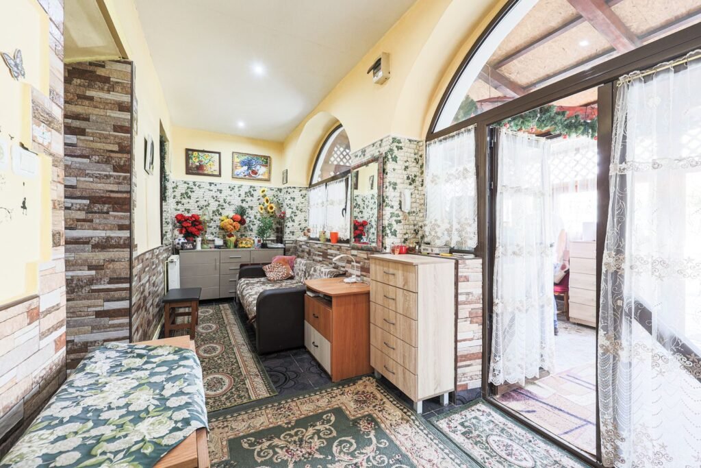 De vânzare Apartament central, strada Episcopiei cu loc de parcare Comision 0 în zona Central 3 camere 1 dormitor Arad 6