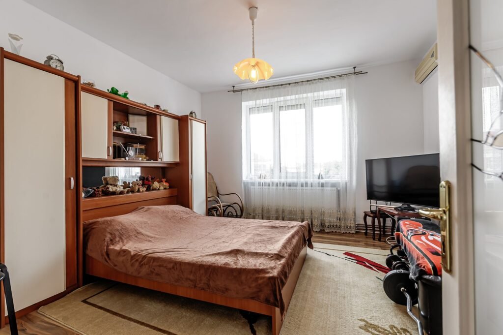 De vânzare Apartament cu 4 camere LUX, zona Gloria – Pedagogic – Malul Mureșului în zona Ultracentral 4 camere 2 dormitoare Arad 11