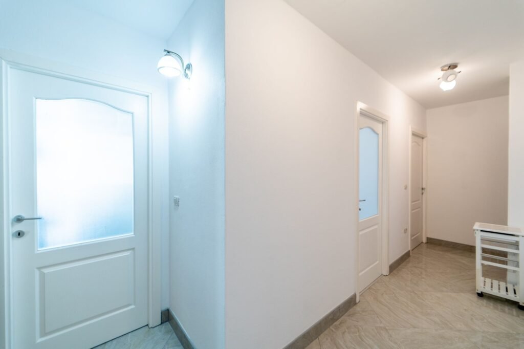 De vânzare Apartament modern,  cu un dormitor, str Tudor Vladoimirescu Arad în zona Central 1 camera 1 dormitor Arad 2