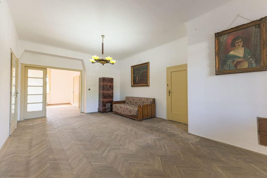 De vânzare Apartament pe str. Vicențiu Babeș – Ideal pentru locuință sau birouri în zona Ultracentral 3 camere 2 dormitoare Arad 1