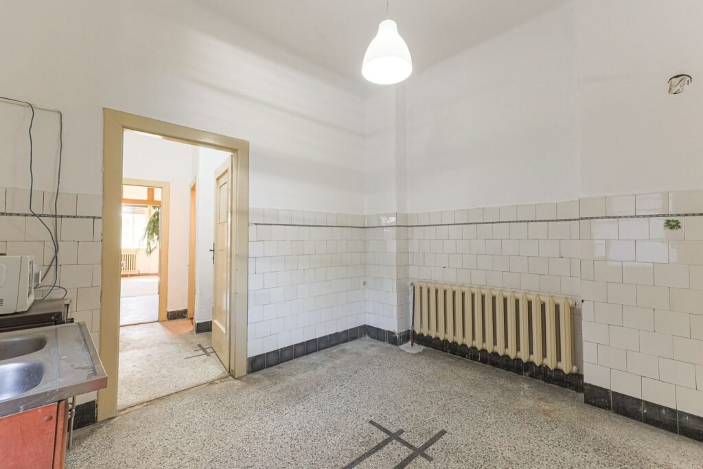 De vânzare Apartament pe str. Vicențiu Babeș – Ideal pentru locuință sau birouri în zona Ultracentral 3 camere 2 dormitoare Arad 8