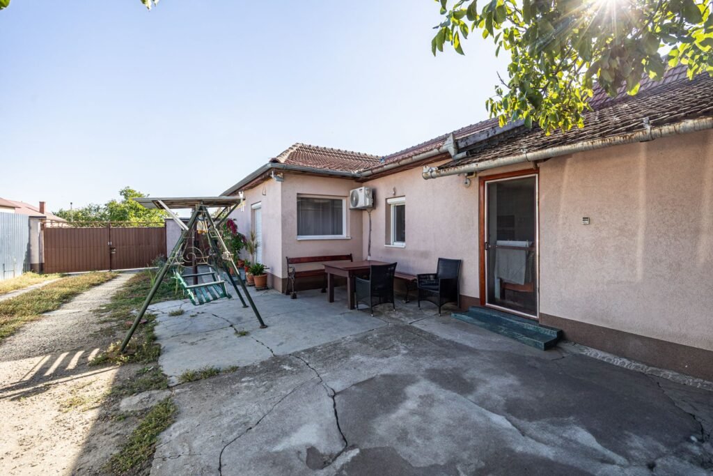 De vânzare Casă la doar 17 minute de Arad – preț sub 80.000 €! în zona Arad 4 camere 3 dormitoare Arad 1