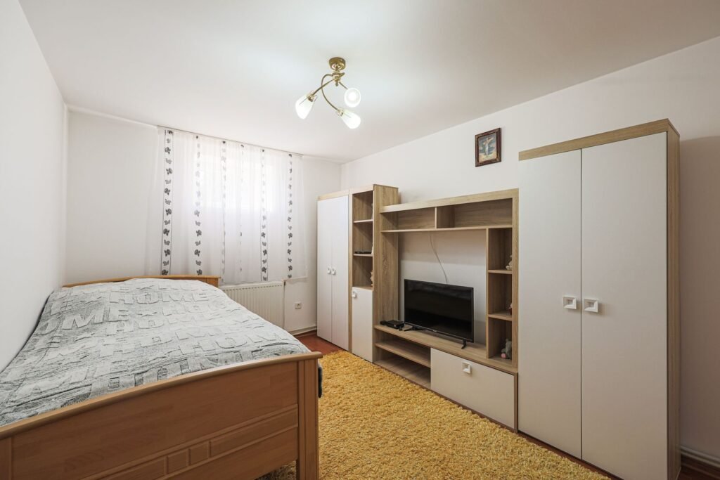 De vânzare Casă la doar 17 minute de Arad – preț sub 80.000 €! în zona Arad 4 camere 3 dormitoare Arad 1