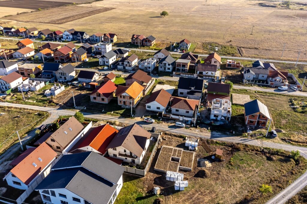 Casă nouă de vânzare în cartierul nou din Zimand, Comision 0 De vânzare Casă nouă de vânzare în cartierul nou din Zimand, Comision 0 în zona Arad 4 camere 3 dormitoare Arad 10