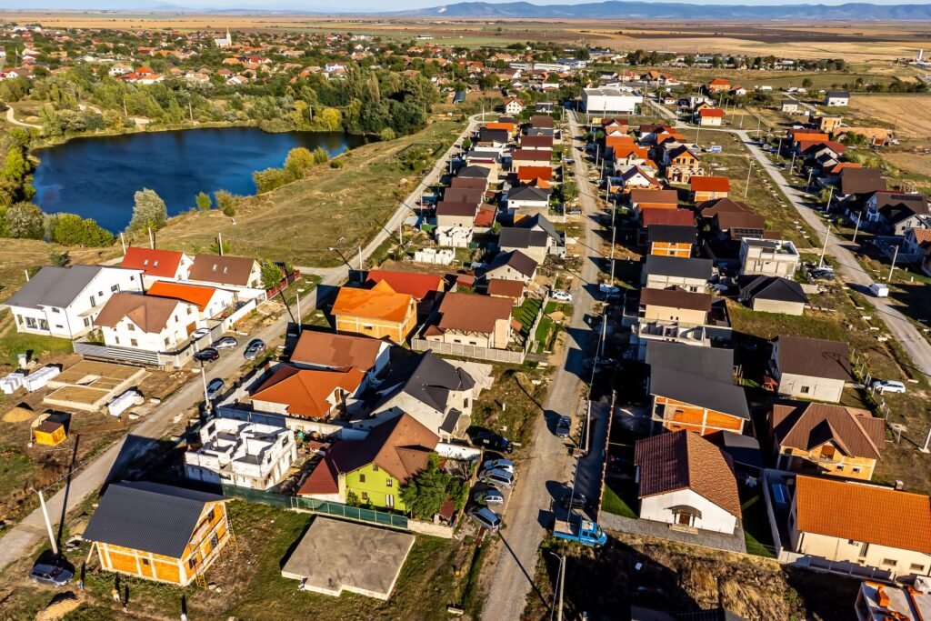 Casă nouă de vânzare în cartierul nou din Zimand, Comision 0 De vânzare Casă nouă de vânzare în cartierul nou din Zimand, Comision 0 în zona Arad 4 camere 3 dormitoare Arad 9