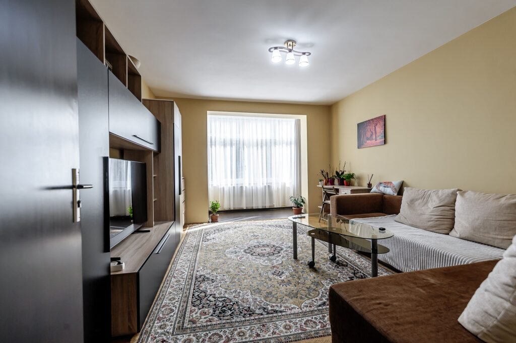 DE ÎNCHIRIAT! Apartament spațios, 2 camere decomandat, Podgoria Arad De închiriat DE ÎNCHIRIAT! Apartament spațios, 2 camere decomandat, Podgoria Arad în zona Ultracentral 2 camere 1 dormitor Arad 4