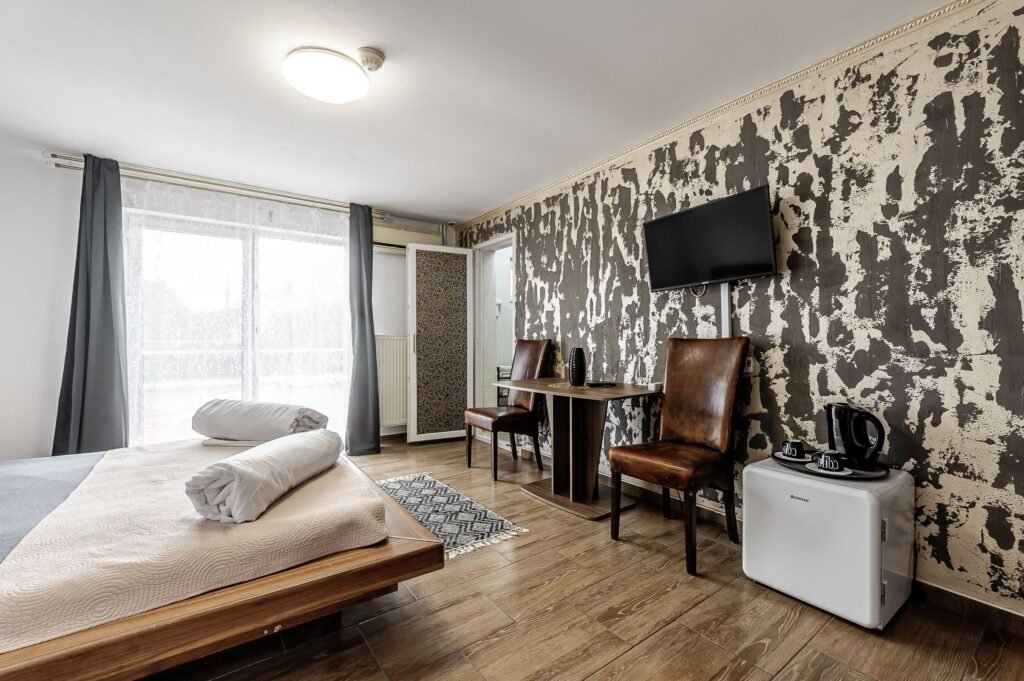 De vânzare Pensiune funcțională de vânzare pe Calea Radnei, Arad în zona Micalaca 26 camere Arad 1