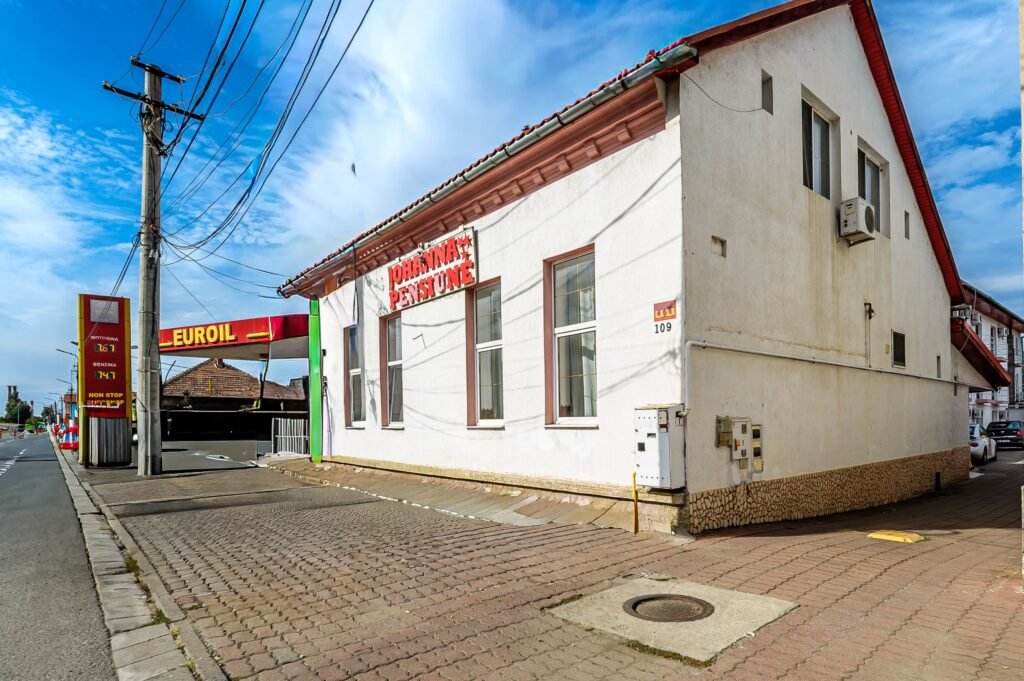 De vânzare Pensiune funcțională de vânzare pe Calea Radnei, Arad în zona Micalaca 26 camere Arad 2