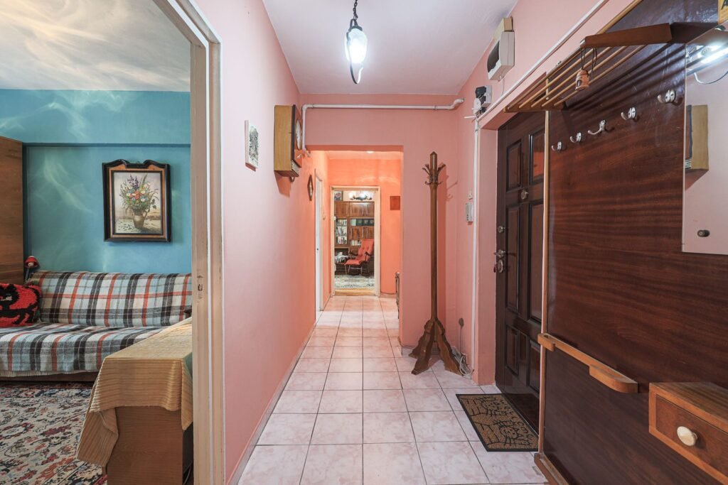 De vânzare REZERVAT!Vedere directă spre faleza Mureșului, Micalaca 300 în zona Micalaca 4 camere 3 dormitoare Arad 4