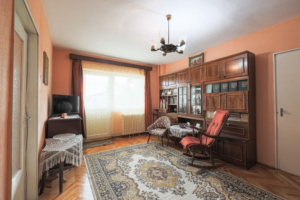 De vânzare REZERVAT!Vedere directă spre faleza Mureșului, Micalaca 300 în zona Micalaca 4 camere 3 dormitoare Arad 6