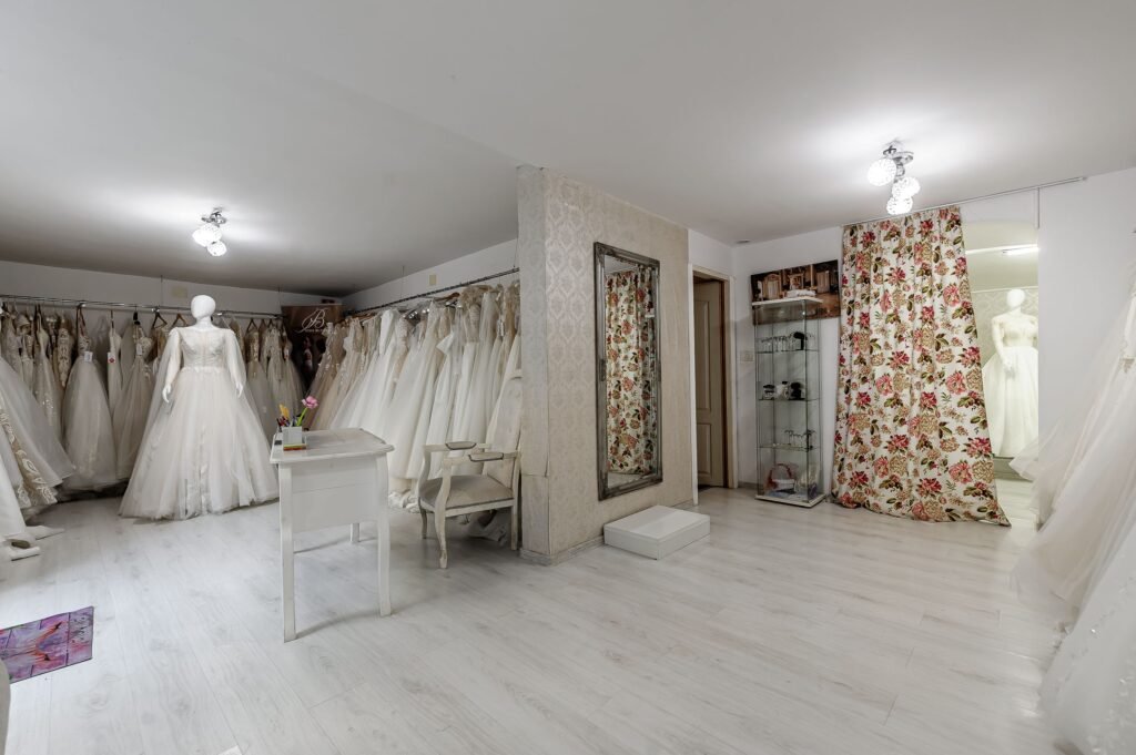 Spațiu comercial cu accesibilitate, str. Bolintineanu, lângă Podgoria De vânzare Spațiu comercial cu accesibilitate, str. Bolintineanu, lângă Podgoria în zona Central 2 camere Arad 3