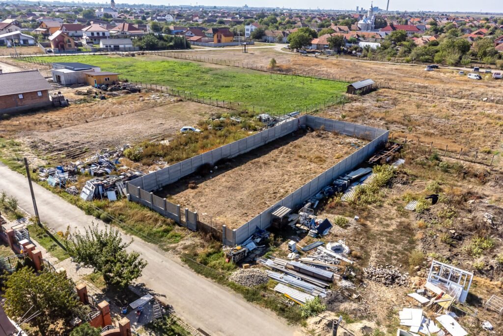 De vânzare Teren de 733 mp în Livada, cu gard finalizat, Comision 0 în zona Arad Arad 1