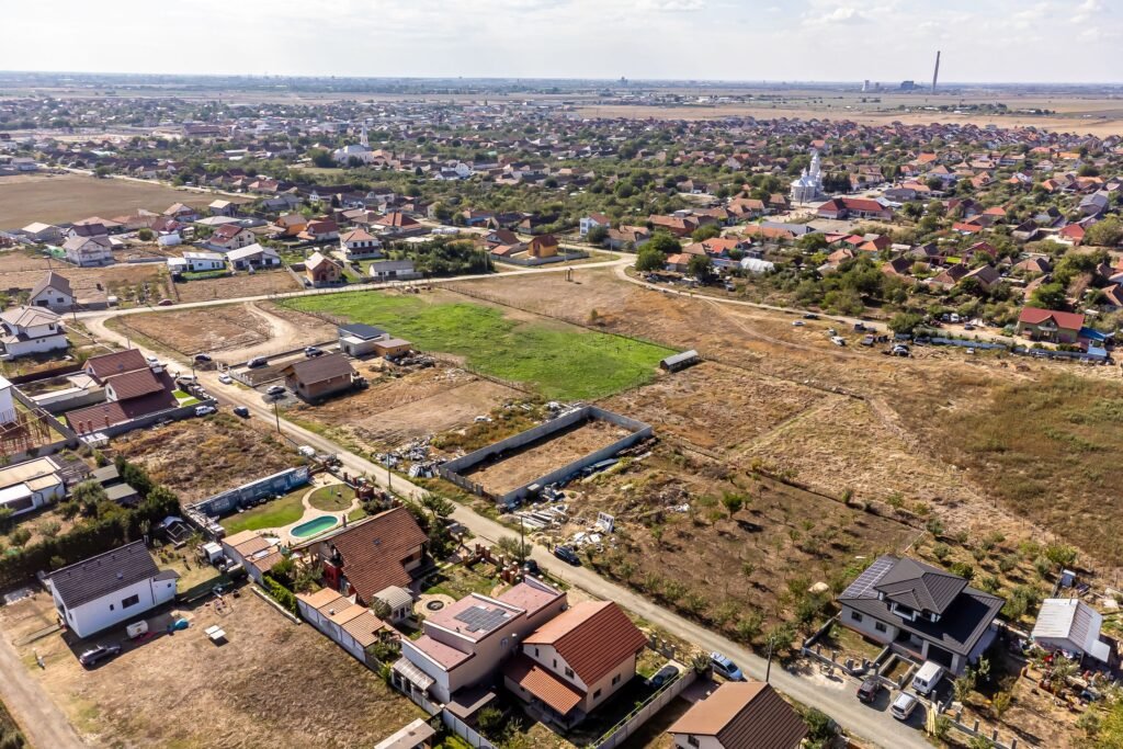 De vânzare Teren de 733 mp în Livada, cu gard finalizat, Comision 0 în zona Arad Arad 1