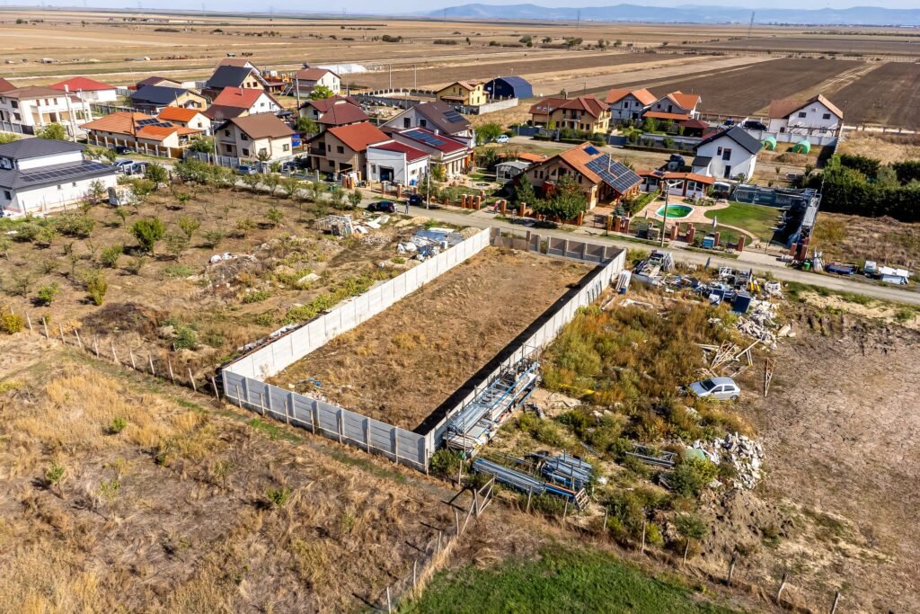 De vânzare Teren de 733 mp în Livada, cu gard finalizat, Comision 0 în zona Arad Arad 1