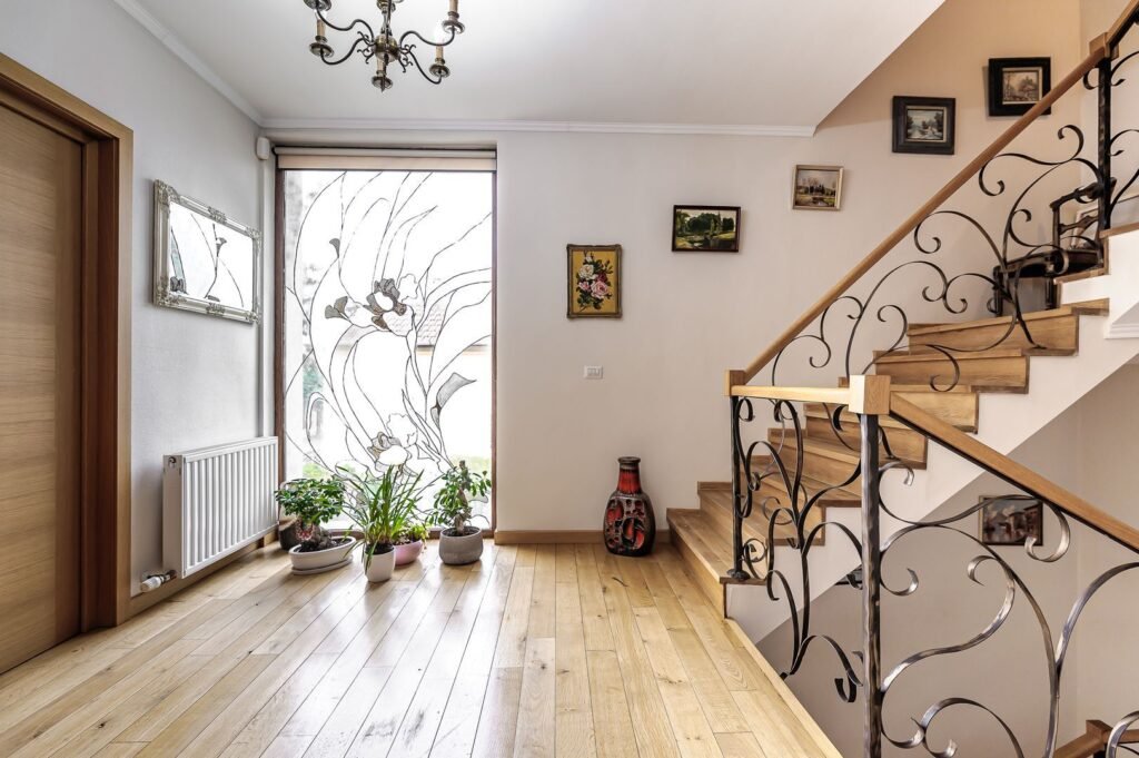 Vilă exclusivistă pe malul Mureșului – design modern si teren generos De vânzare Vilă exclusivistă pe malul Mureșului – design modern si teren generos în zona Malul Muresului 5 camere 3 dormitoare Arad 2