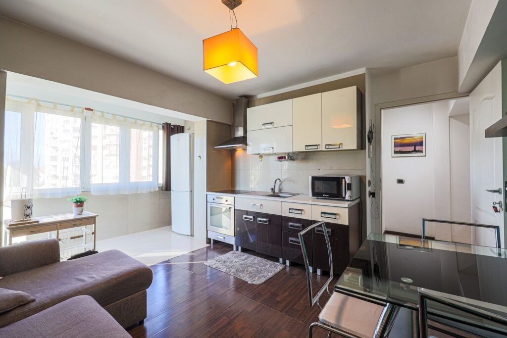 De vânzare Apartament mobilat și utilat în Piața Spitalului în zona P-ta Spitalului 2 camere 2 dormitoare Arad 1