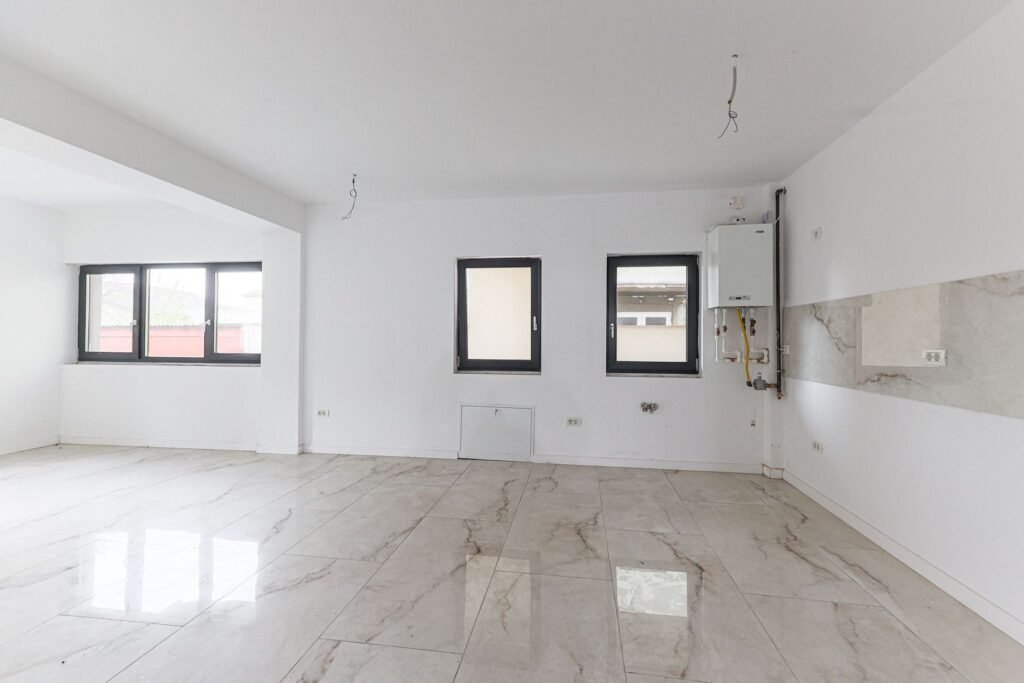 De vânzare Apartament nou, ultracentral, cu loc de parcare privat | 110.000 € în zona Central 2 camere 1 dormitor Arad 10
