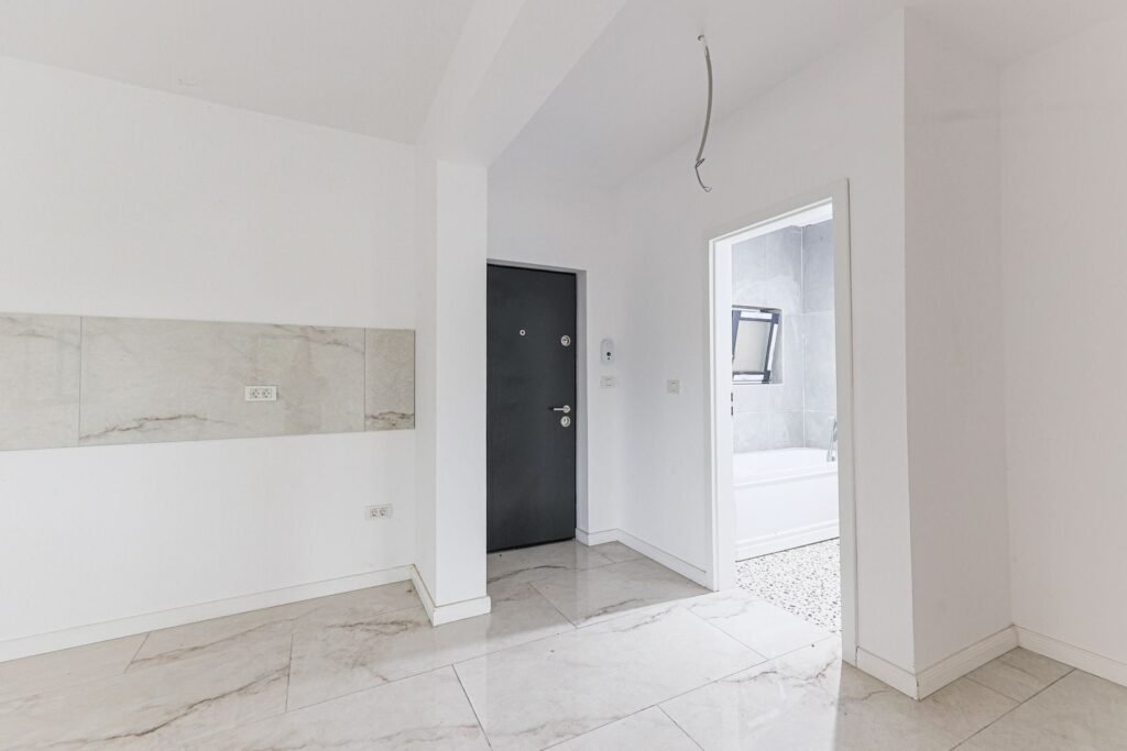 De vânzare Apartament nou, ultracentral, cu loc de parcare privat | 110.000 € în zona Central 2 camere 1 dormitor Arad 9