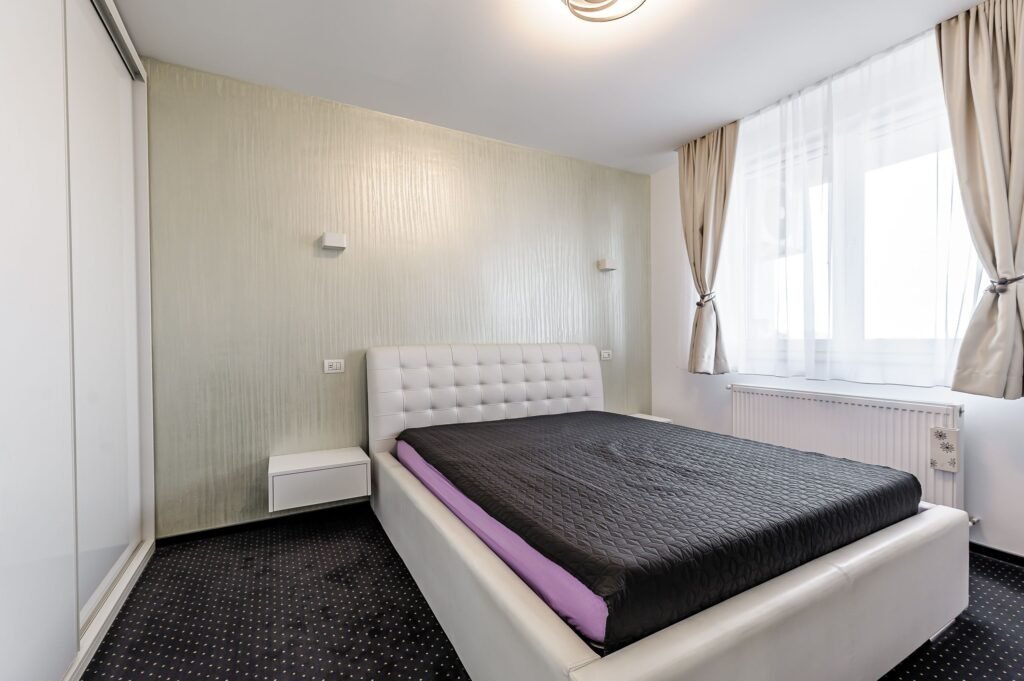 De vânzare Apartament superb, ultrafinisat, bloc nou lângă Medlife Genesys în zona Micalaca 2 camere 1 dormitor Arad 1