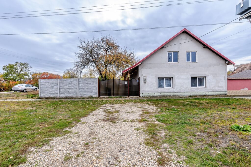 De vânzare Casa 3 camere P+M în Munar, la 25 km de Arad – COMISION 0% în zona Arad 3 camere 2 dormitoare Arad 1