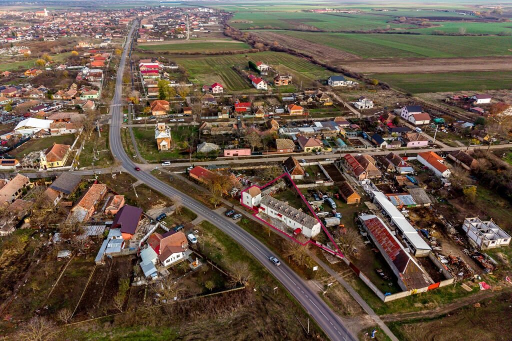 De vânzare Clădire potrivită pentru proiecte educaționale sau de îngrijire în zona Arad 11 camere 7 dormitoare Arad 3