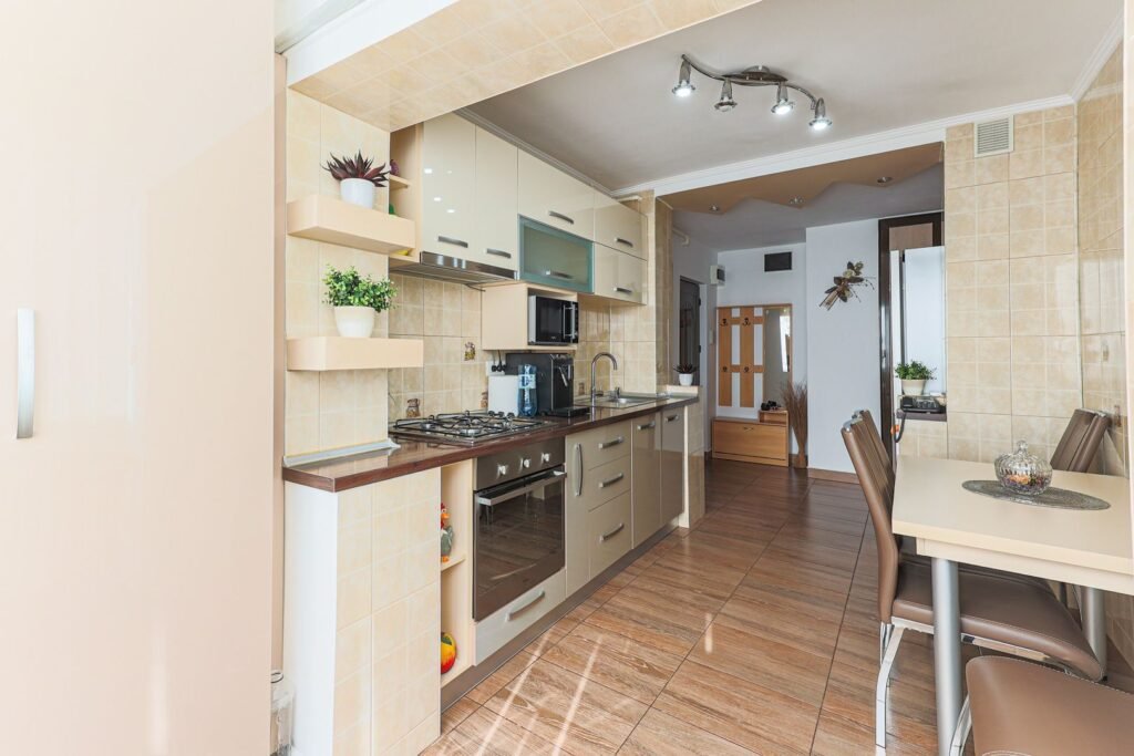 De vânzare De vânzare apartament spațios cu 2 camere decomandat etaj 3 Comision 0 în zona Confectii 2 camere 1 dormitor Arad 1