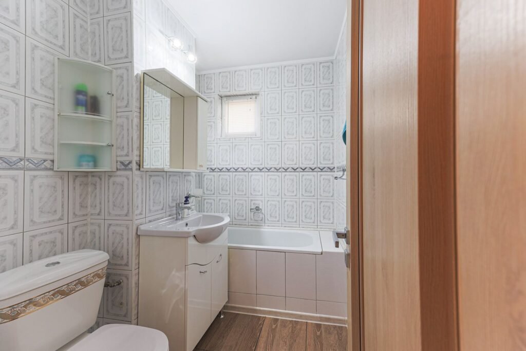 De vânzare De vânzare apartament spațios cu 2 camere decomandat etaj 3 Comision 0 în zona Confectii 2 camere 1 dormitor Arad 9