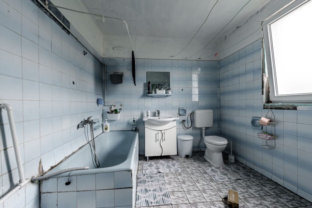 Șansă pentru familie mare apartament la casă, cu teren, Bujac. De vânzare Șansă pentru familie mare apartament la casă, cu teren, Bujac. în zona Bujac 6 camere 5 dormitoare Arad 6