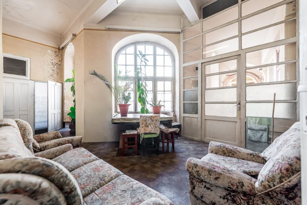 De vânzare Apartament 2 camere + living – Ultracentral, str. Lucian Blaga în zona Central 2 camere 2 dormitoare Arad 1