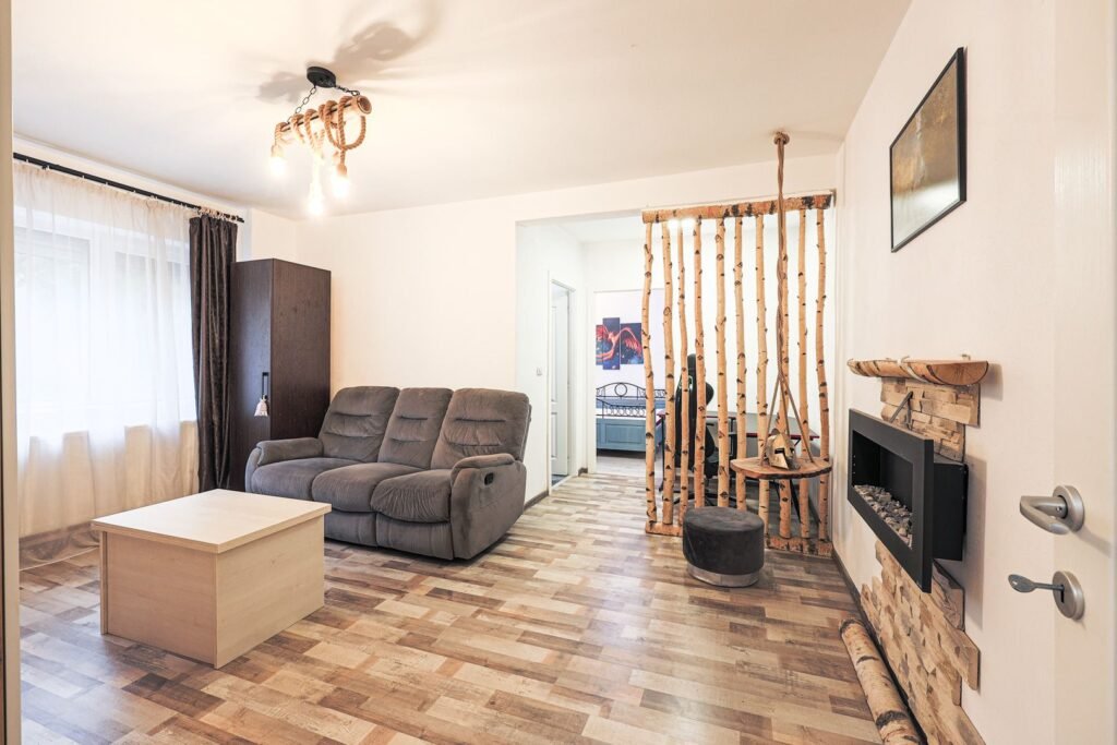 De vânzare Apartament central, renovat și mobilat, pe strada Tudor Vladimirescu în zona Ultracentral 2 camere 1 dormitor Arad 7