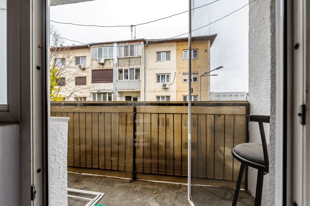 De vânzare Apartament cu 2 camere, etaj 2 – Piața UTA în zona UTA 2 camere 1 dormitor Arad 7