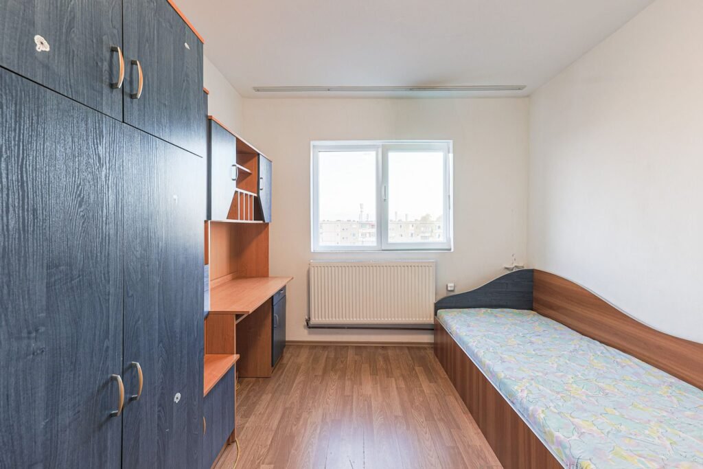 Apartament cu 3 camere, Aradul Nou – complet mobilat De vânzare Apartament cu 3 camere, Aradul Nou – complet mobilat în zona Aradul Nou 3 camere 2 dormitoare Arad 1
