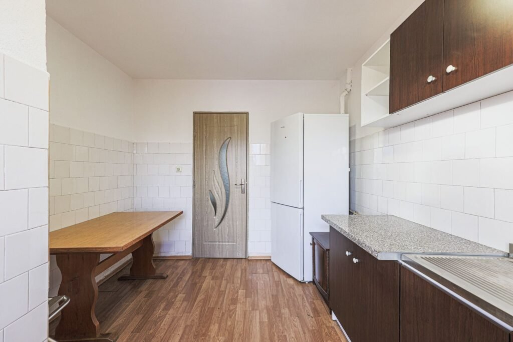 Apartament cu 3 camere, Aradul Nou – spațios, mobilat, COMISION 0% De vânzare Apartament cu 3 camere, Aradul Nou – spațios, mobilat, COMISION 0% în zona Aradul Nou 3 camere 2 dormitoare Arad 3