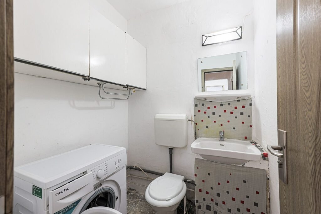 Apartament cu 3 camere, Aradul Nou – spațios, mobilat, COMISION 0% De vânzare Apartament cu 3 camere, Aradul Nou – spațios, mobilat, COMISION 0% în zona Aradul Nou 3 camere 2 dormitoare Arad 6