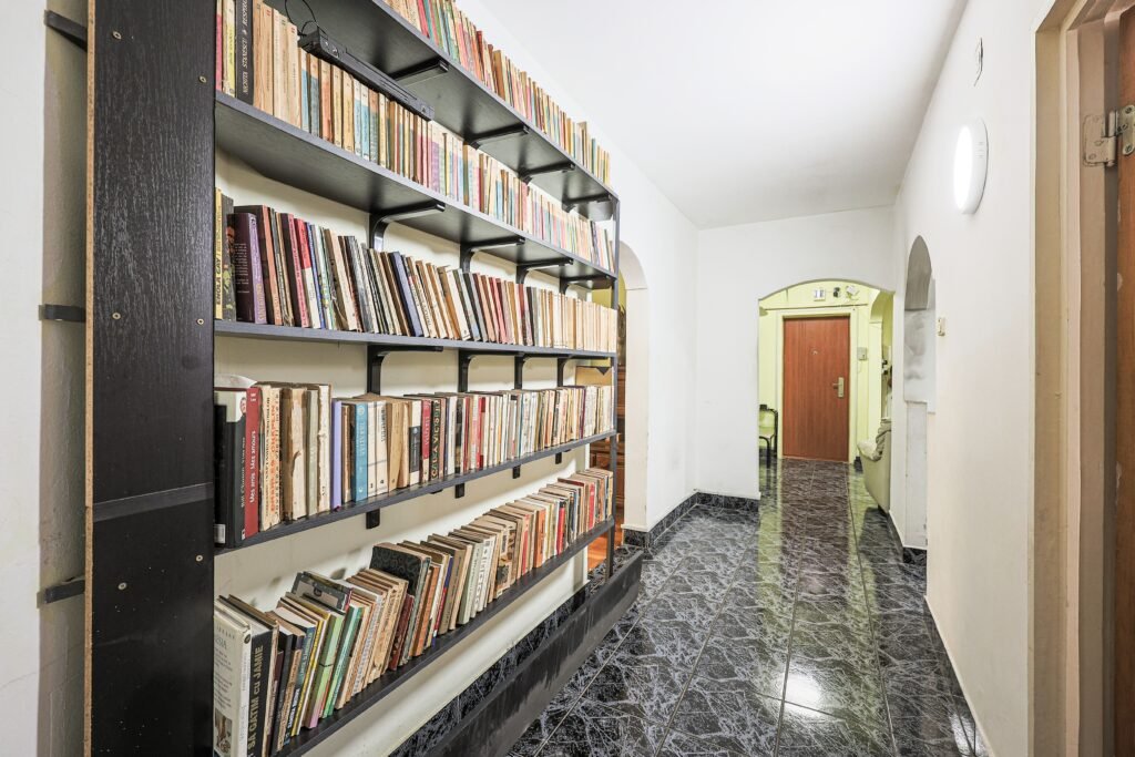 De vânzare Apartament foarte spațios cu 5 camere la parter in Micalaca Comision 0 în zona Micalaca 5 camere 4 dormitoare Arad 12