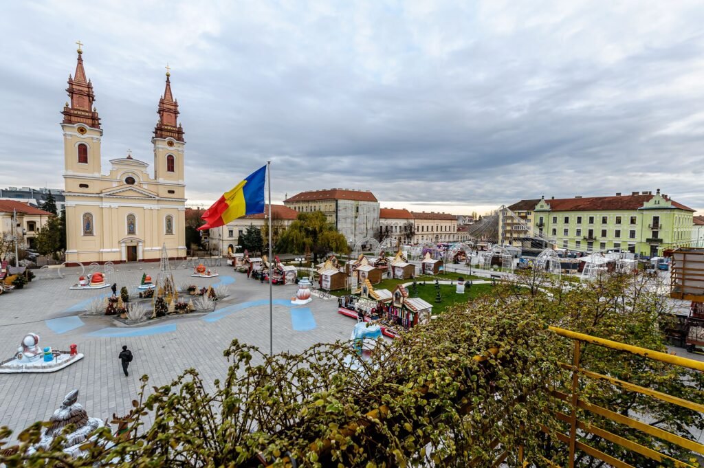 De vânzare Apartament în Piața Catedralei, cu priveliște frumoasă în zona Central 2 camere 2 dormitoare Arad 1