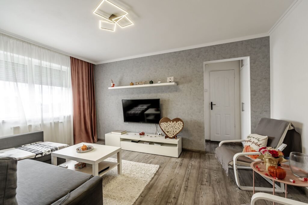De închiriat Apartament la etajul 3 cu 2 camere la cheie in zona Romanilor în zona Romanilor 2 camere 1 dormitor Arad 1