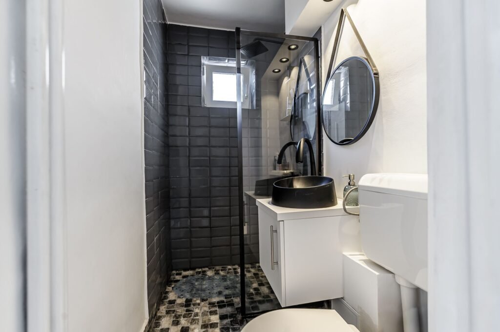 De închiriat Apartament la etajul 3 cu 2 camere la cheie in zona Romanilor în zona Romanilor 2 camere 1 dormitor Arad 5