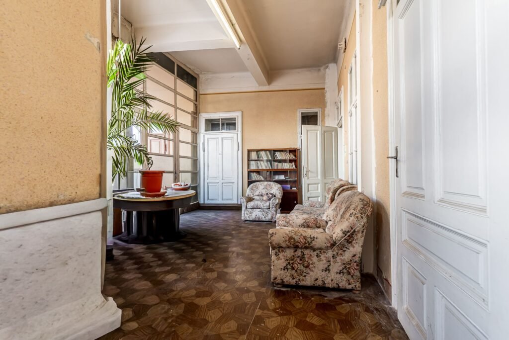 De vânzare Apartament ultracentral – parter înalt – str. Lucian Blaga, Arad în zona Central 2 camere 2 dormitoare Arad 1