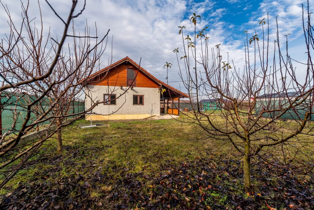 De vânzare Casă individuală în Dorobanți – 21 km de Arad în zona Arad 3 camere 2 dormitoare Arad 1