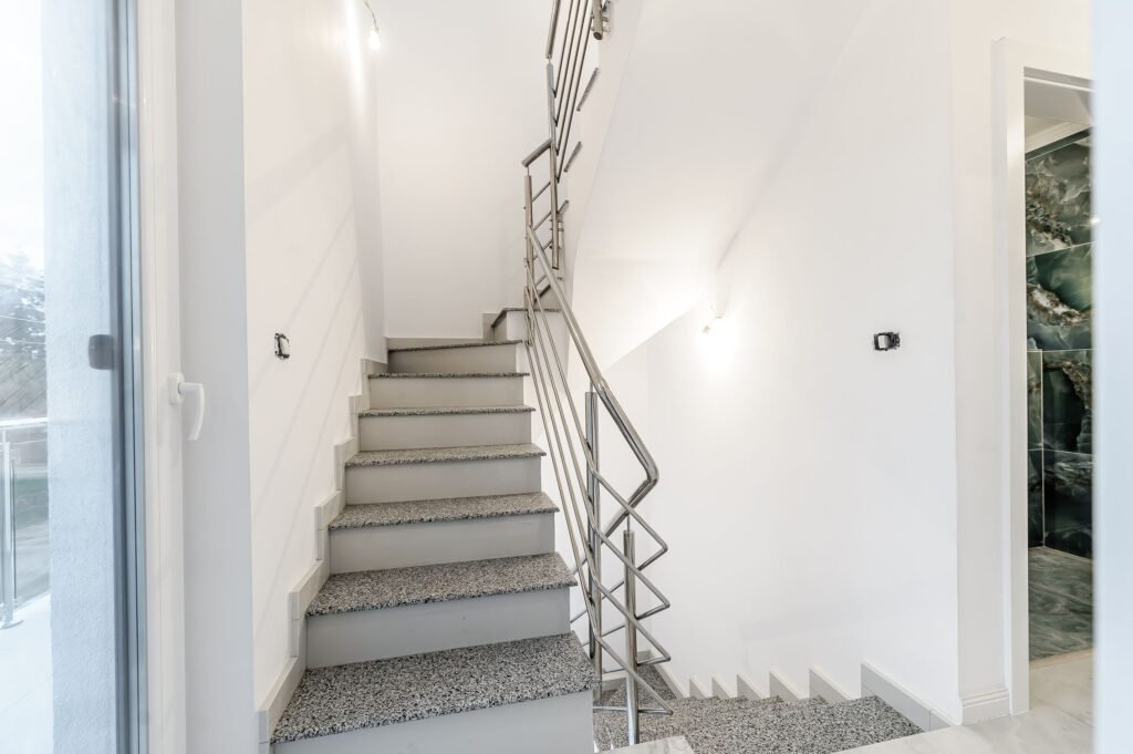 De vânzare Casă nouă 2025 cu terasă rooftop – 5 camere, design modern, în Gai în zona Gai 5 camere 4 dormitoare Arad 1