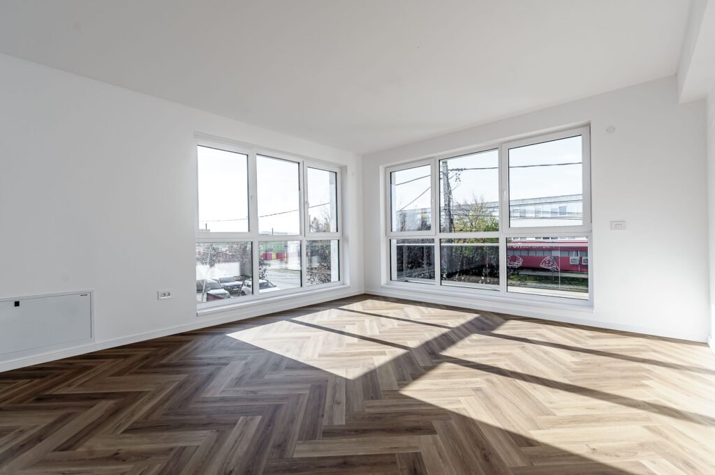 De vânzare Clădire nouă P+2 cu showroom și birouri în Arad în zona Parneava 12 camere Arad 1