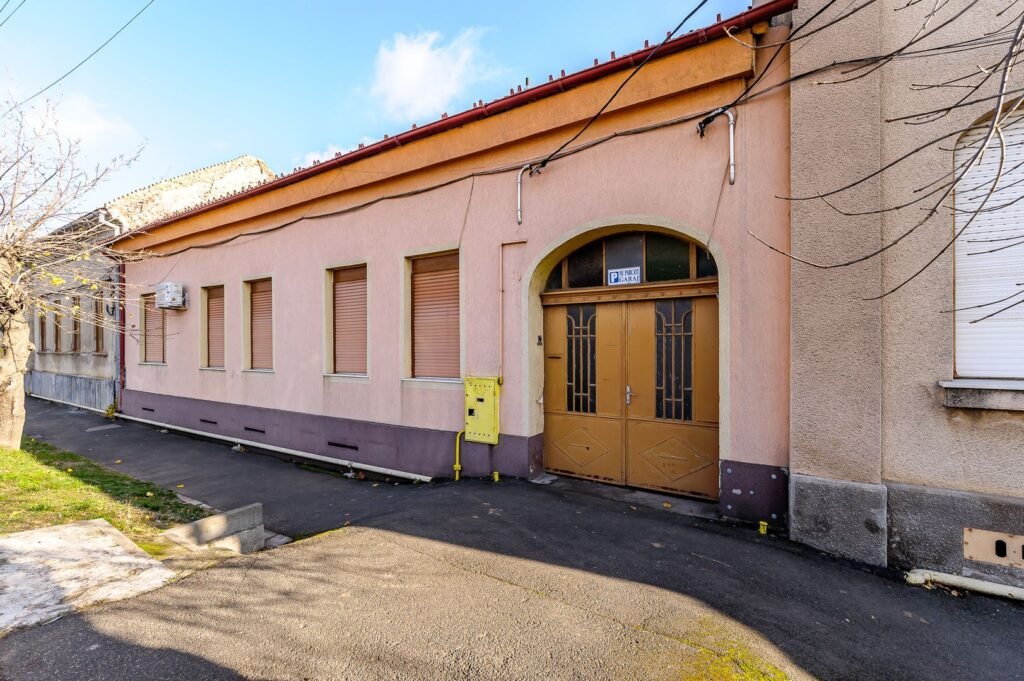 De vânzare Locuință spațioasă cu grădină mare în Aradul Nou, calea Timișorii în zona Aradul Nou 4 camere Arad 1