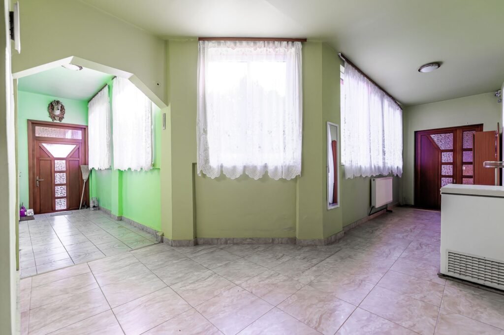 De vânzare Locuință spațioasă cu grădină mare în Aradul Nou, calea Timișorii în zona Aradul Nou 4 camere Arad 1